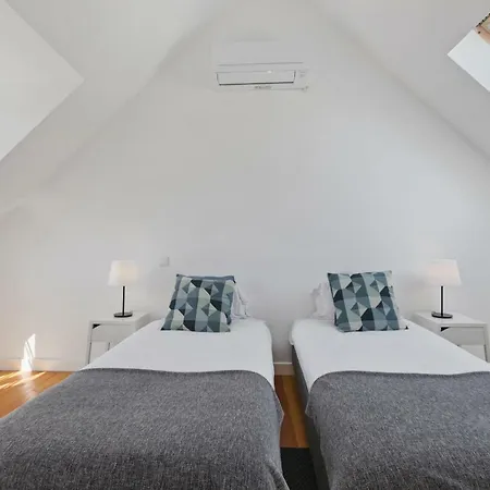 Daire Stunning 2 Bed Apt Sleeps 4, Nr Penha De Franca *